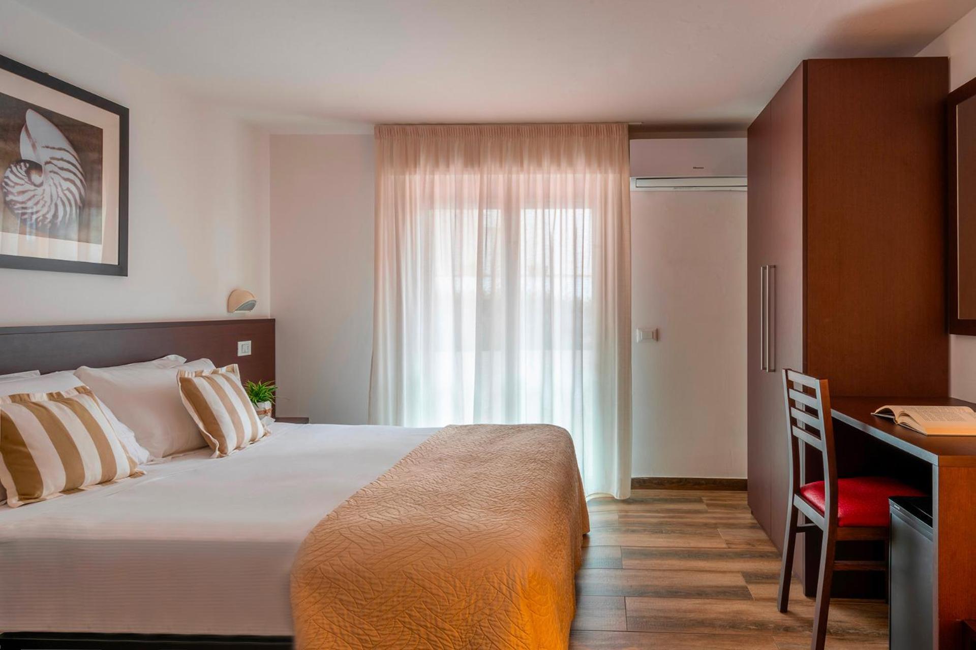 Hotel Carmen Riccione Exteriör bild