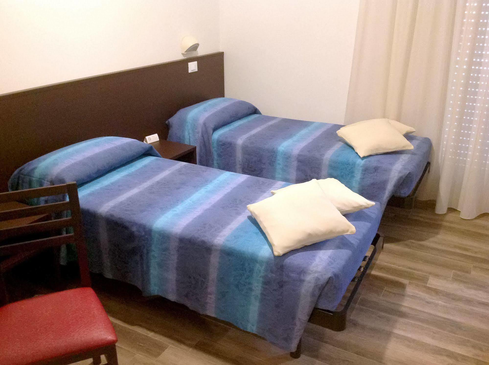 Hotel Carmen Riccione Exteriör bild